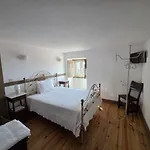 Casa Dos Bernardos 公寓